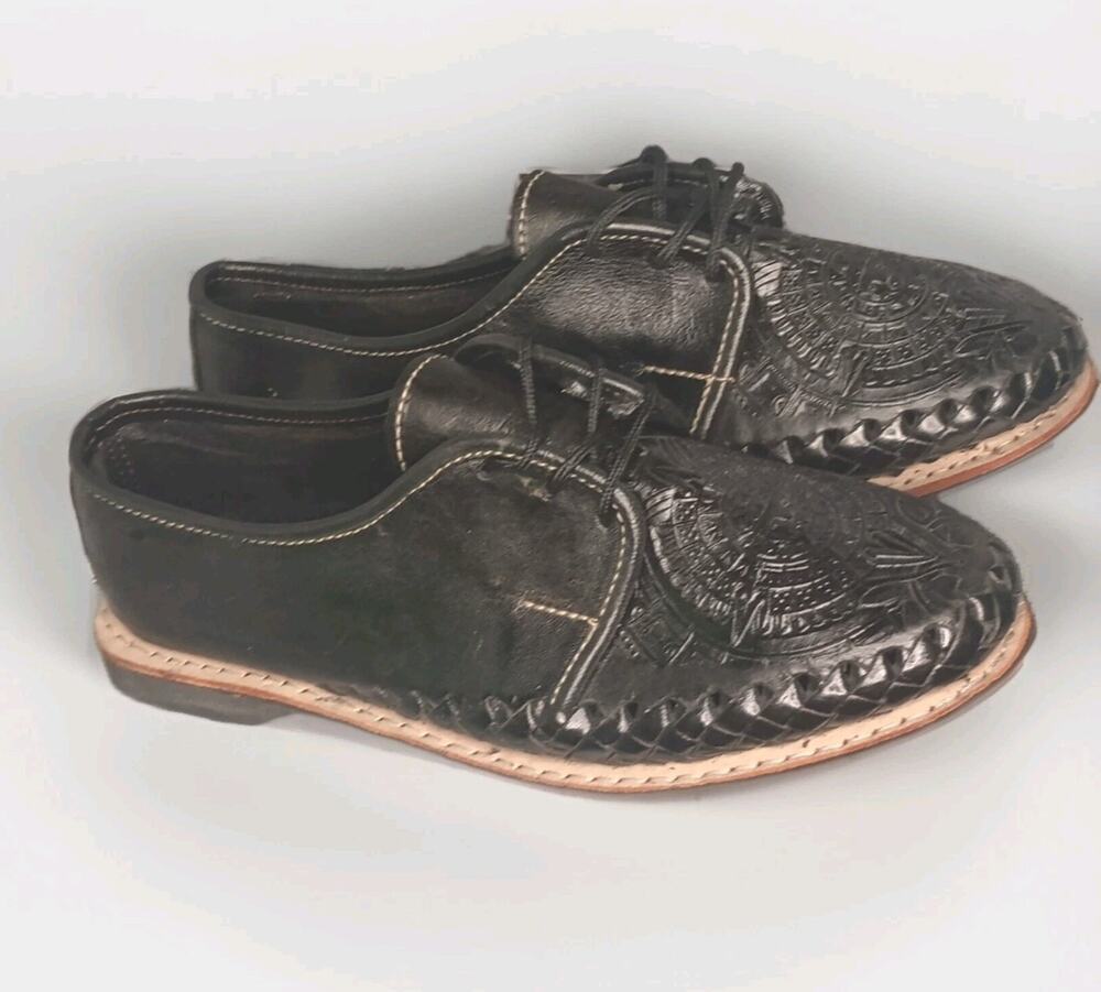 Men's Black Leather Handmade Aztec Calendar Closed Toe Shoes Size 5 Pre-Owned
